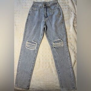Straight Leg Jeans (Size XS) – Worn Once, No Tags – Removable Chain